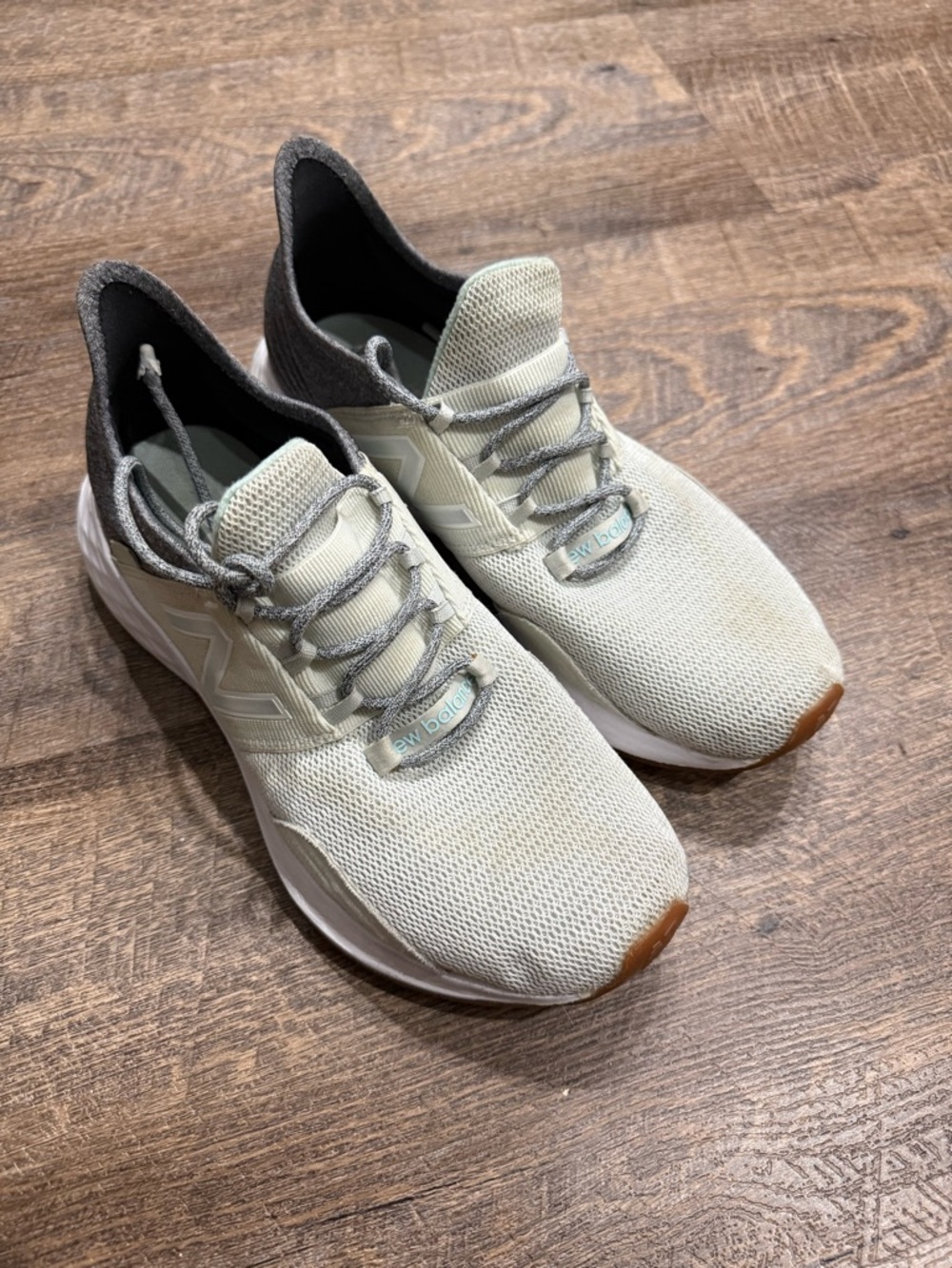 New Balance Women's Light Gray and Mint Knit Sneakers Size 10